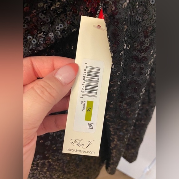 Sequin Plus Dress - Picture 7 of 8